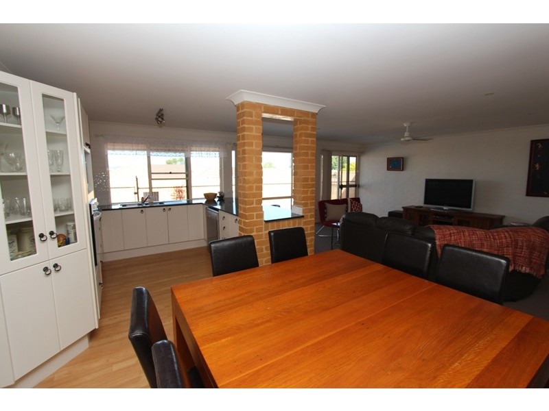 15 Hassall Grove, Kelso NSW 2795