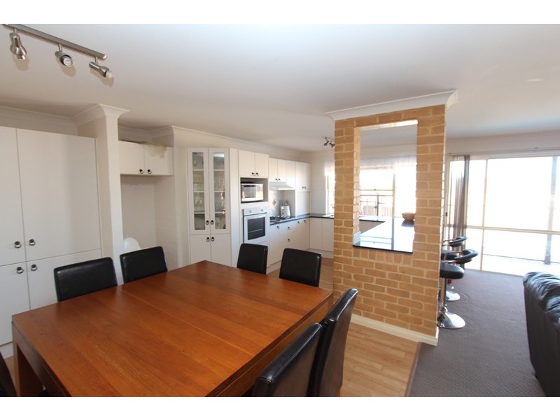 15 Hassall Grove, Kelso NSW 2795