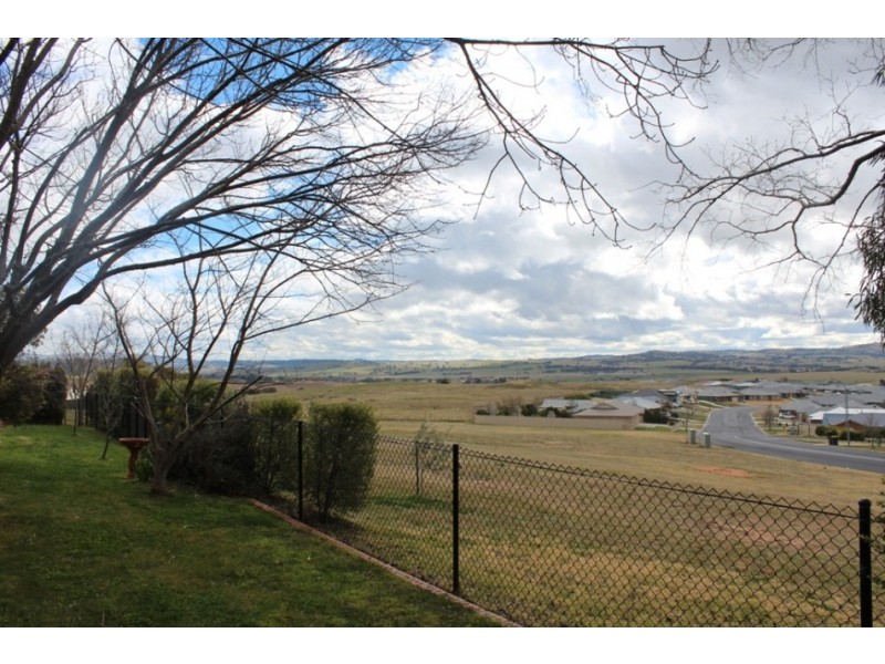 14 Pellion Place, Windradyne NSW 2795