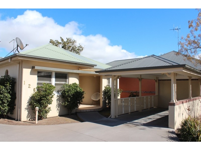 1/126 Howick Street, Bathurst NSW 2795