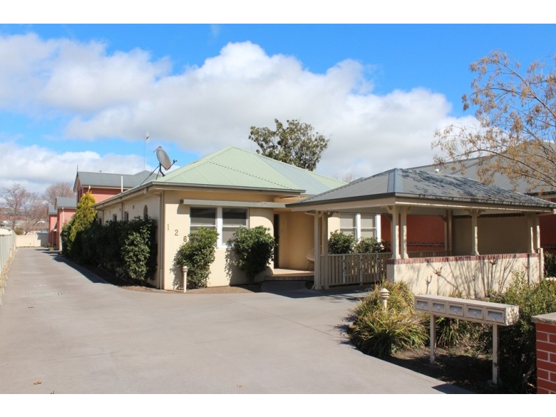 1/126 Howick Street, Bathurst NSW 2795