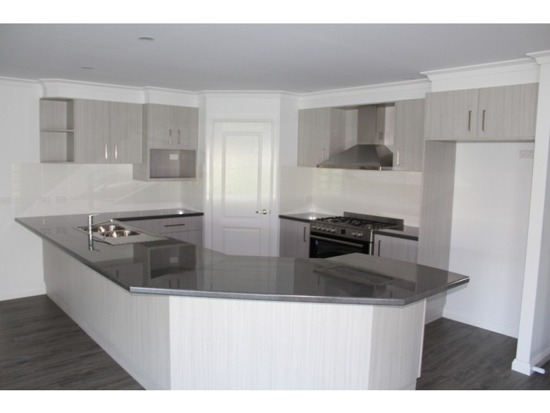 18 Phillip Street, Llanarth NSW 2795