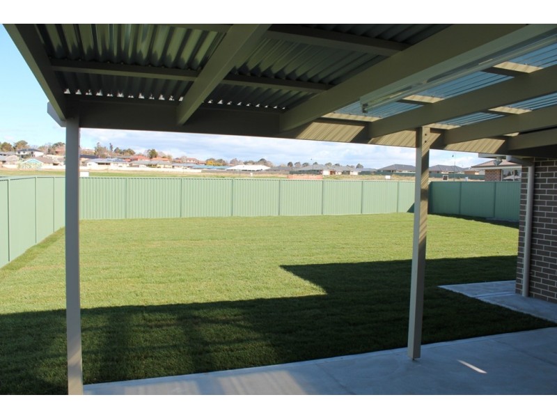 18 Phillip Street, Llanarth NSW 2795