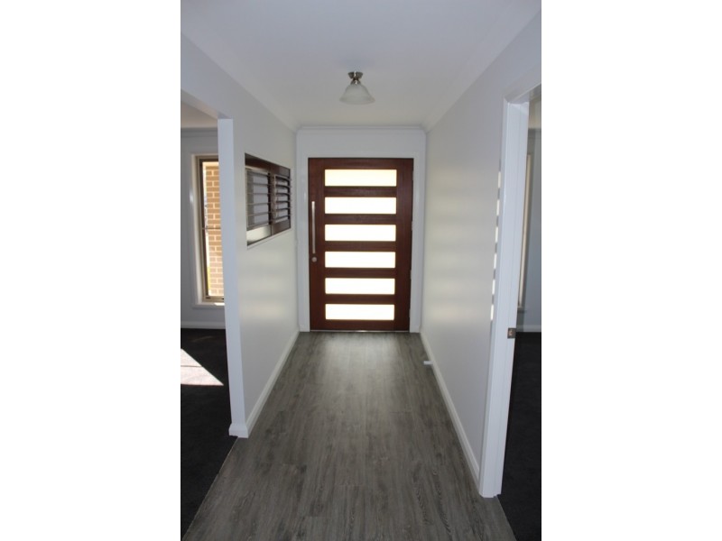 18 Phillip Street, Llanarth NSW 2795