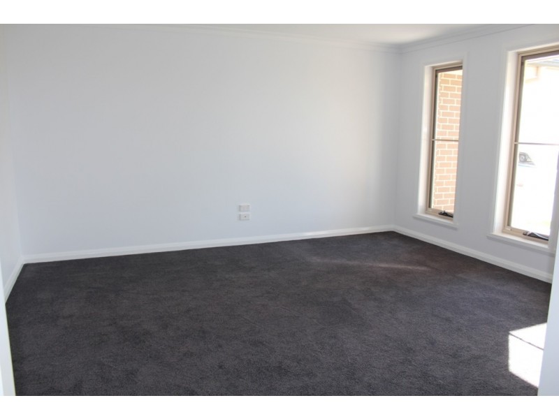 18 Phillip Street, Llanarth NSW 2795