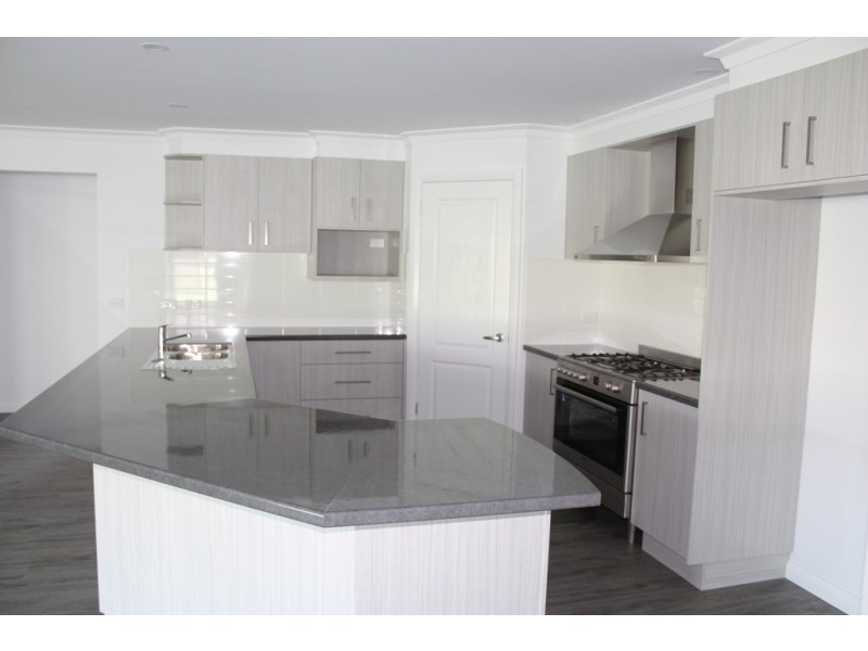 18 Phillip Street, Llanarth NSW 2795