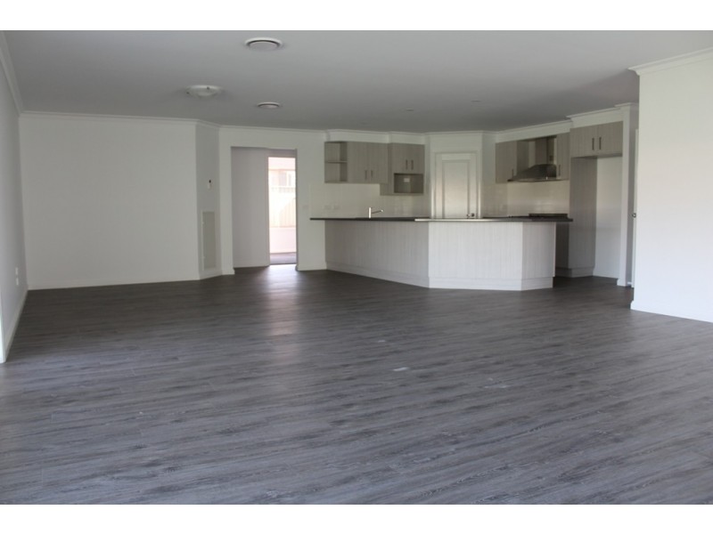 18 Phillip Street, Llanarth NSW 2795