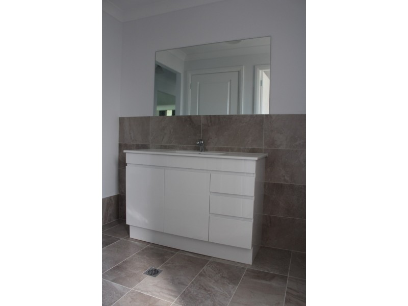 18 Phillip Street, Llanarth NSW 2795