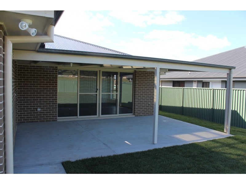 18 Phillip Street, Llanarth NSW 2795