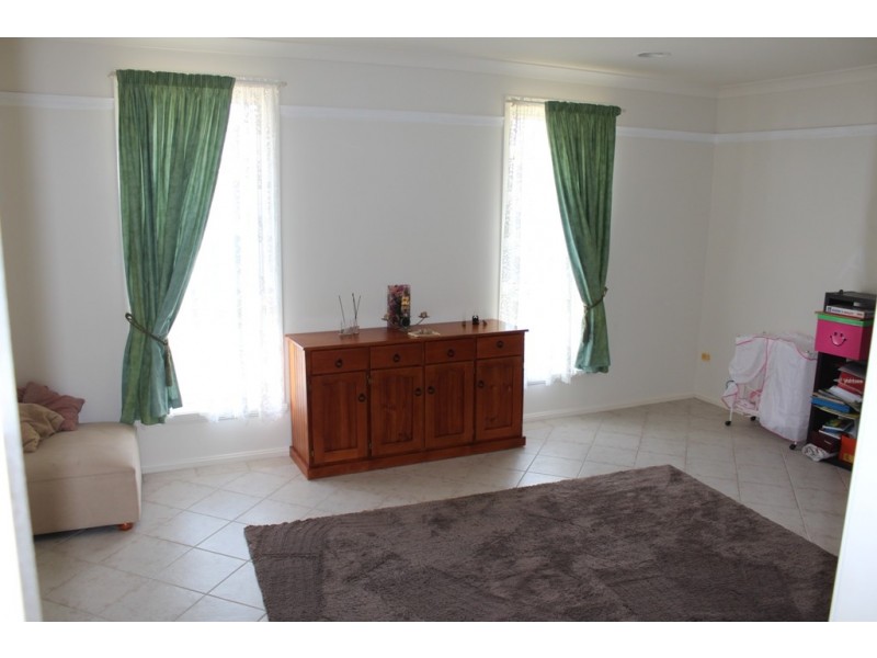 13 Munro Street, Bathurst NSW 2795