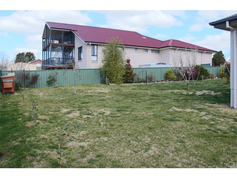 13 Munro Street, Bathurst NSW 2795