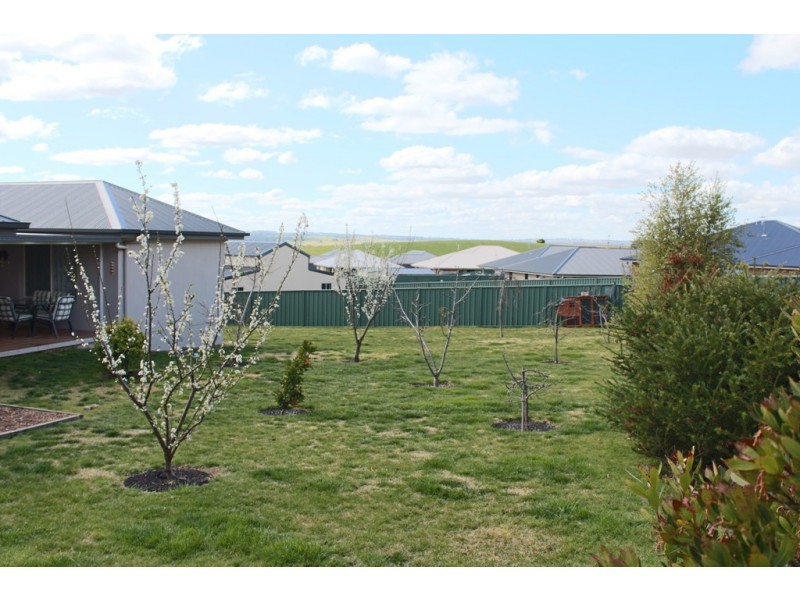 13 Munro Street, Bathurst NSW 2795