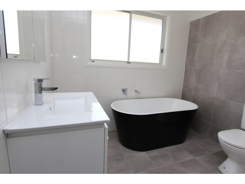 10 Press Court, Kelso NSW 2795