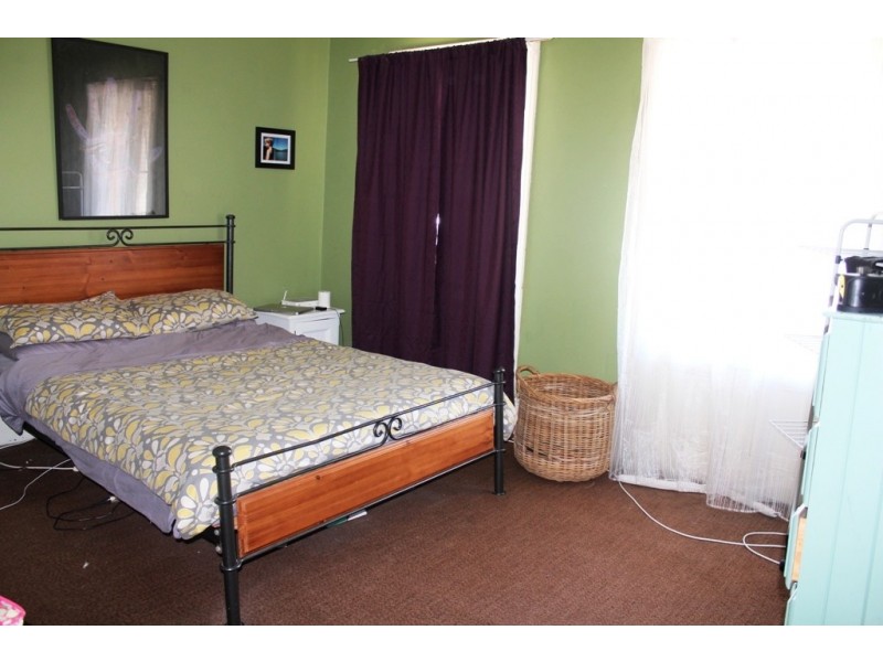 82 Russell Street, Bathurst NSW 2795