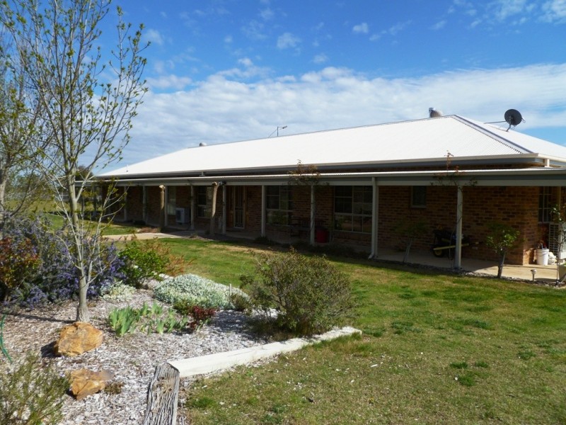 109 James White Drive, Bathurst NSW 2795