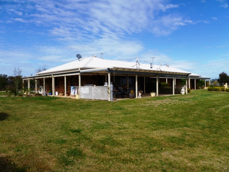 109 James White Drive, Bathurst NSW 2795