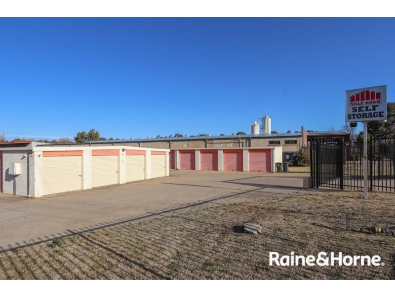 8 Vale Road, Bathurst NSW 2795