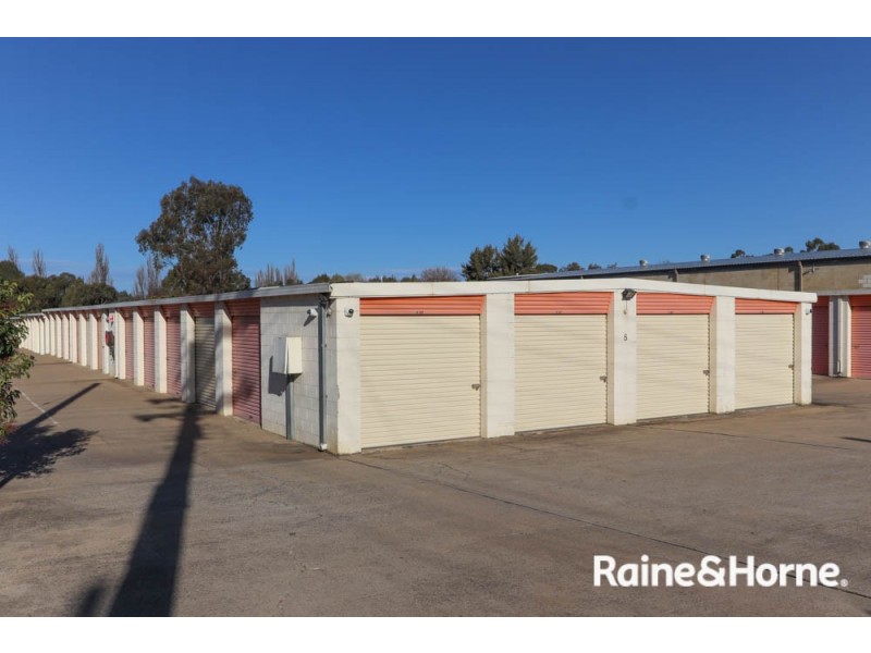 8 Vale Road, Bathurst NSW 2795