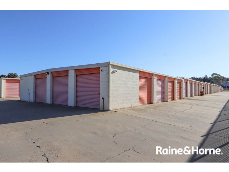 8 Vale Road, Bathurst NSW 2795