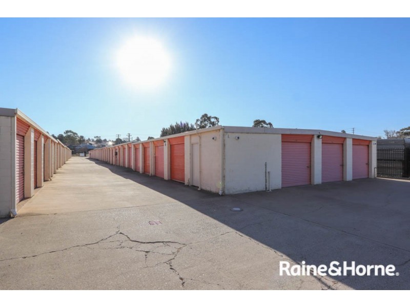 8 Vale Road, Bathurst NSW 2795