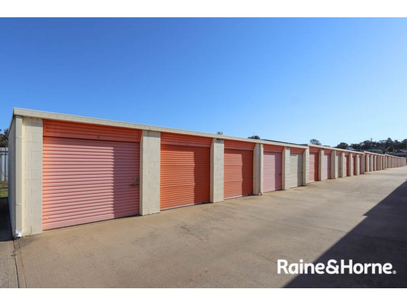 8 Vale Road, Bathurst NSW 2795