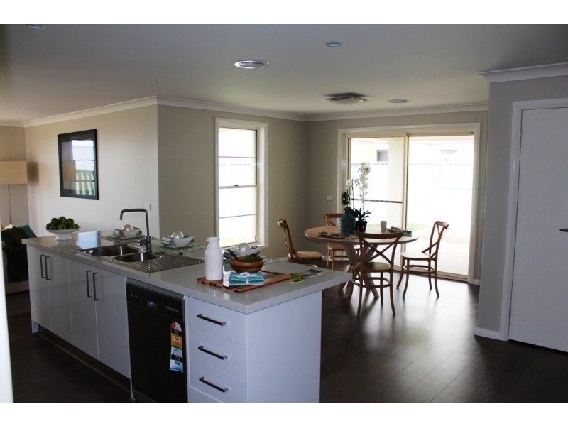 4 Phillip Street, Llanarth NSW 2795