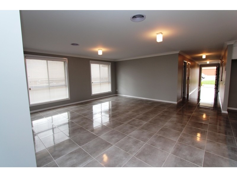 17 Redding Drive, Kelso NSW 2795