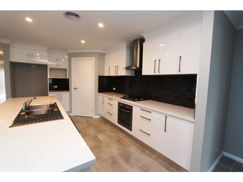 17 Redding Drive, Kelso NSW 2795