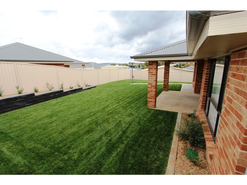 17 Redding Drive, Kelso NSW 2795