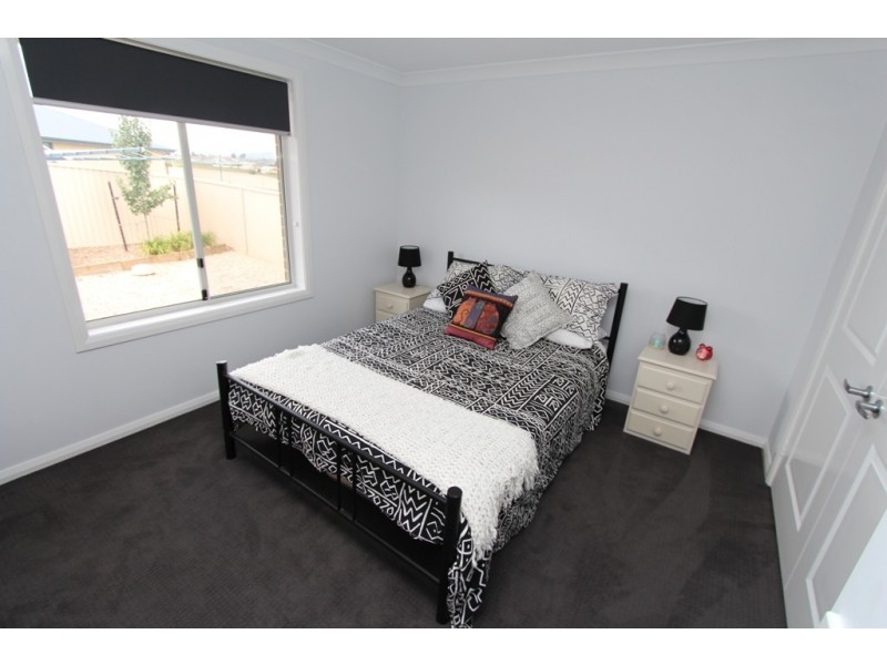 10 Jade Close, Kelso NSW 2795
