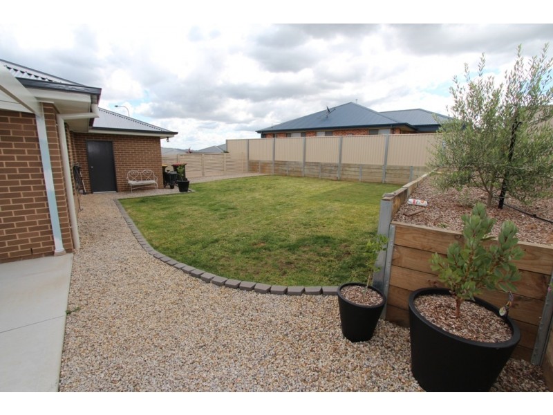 10 Jade Close, Kelso NSW 2795