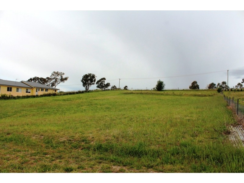 6 Robindale Court, Bathurst NSW 2795