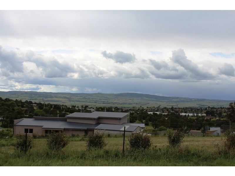 6 Robindale Court, Bathurst NSW 2795