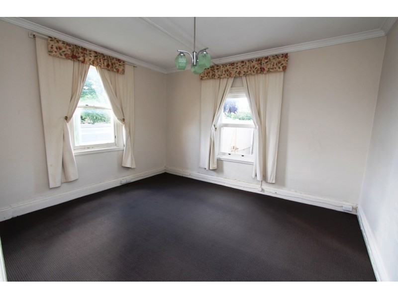 13 Rocket Street, Bathurst NSW 2795