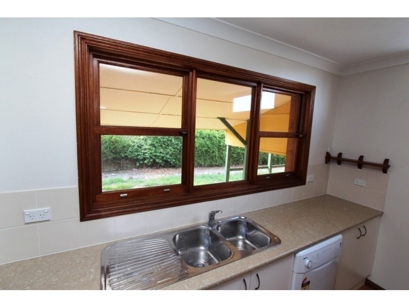 13 Rocket Street, Bathurst NSW 2795