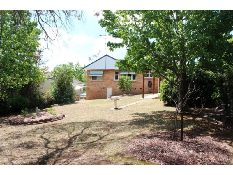 33 Edgell Street, West Bathurst NSW 2795