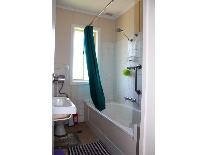 10 Monty Walk, West Bathurst NSW 2795