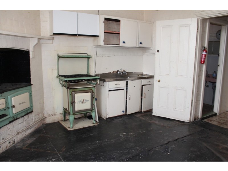 138 Russell Street, Bathurst NSW 2795