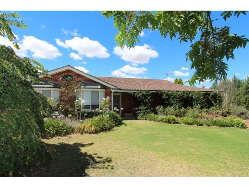 17 Claremont Drive, White Rock NSW 2795