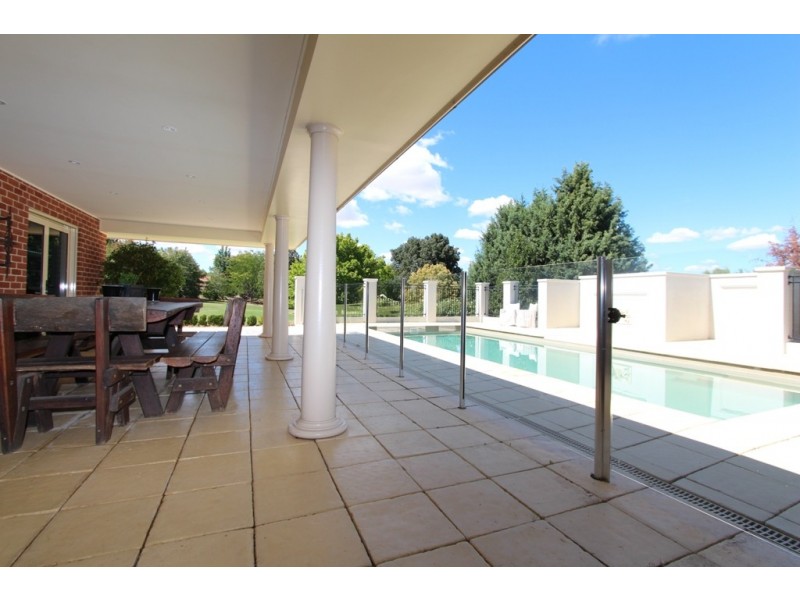 17 Claremont Drive, White Rock NSW 2795