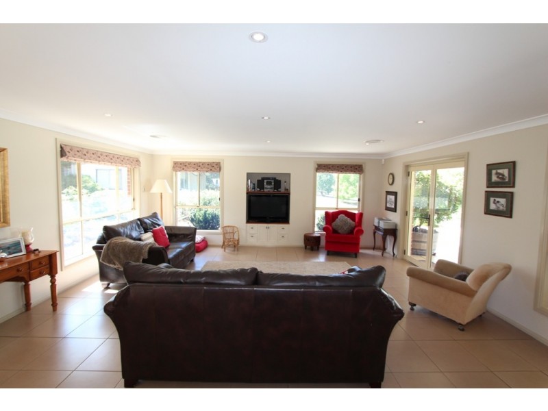 17 Claremont Drive, White Rock NSW 2795