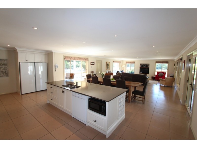 17 Claremont Drive, White Rock NSW 2795