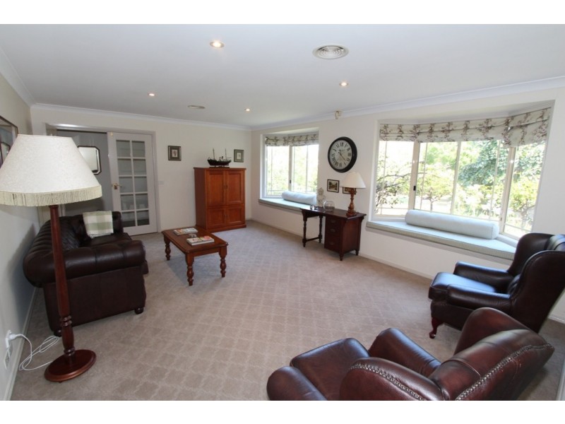 17 Claremont Drive, White Rock NSW 2795