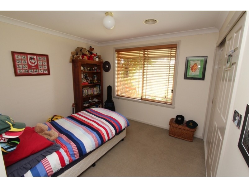 17 Claremont Drive, White Rock NSW 2795