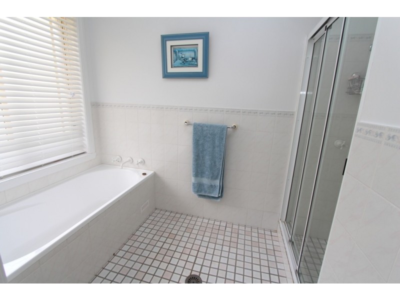 17 Claremont Drive, White Rock NSW 2795