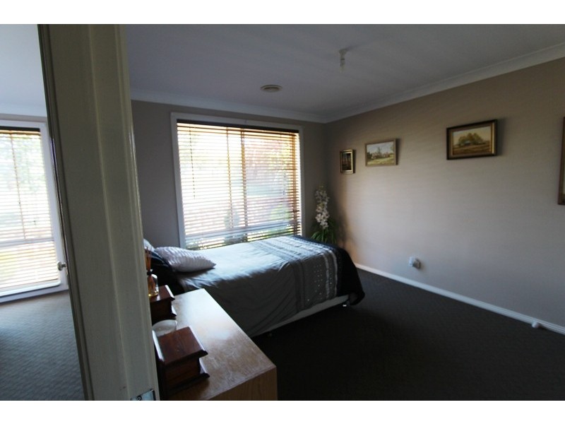 16 Arnold Court, Kelso NSW 2795