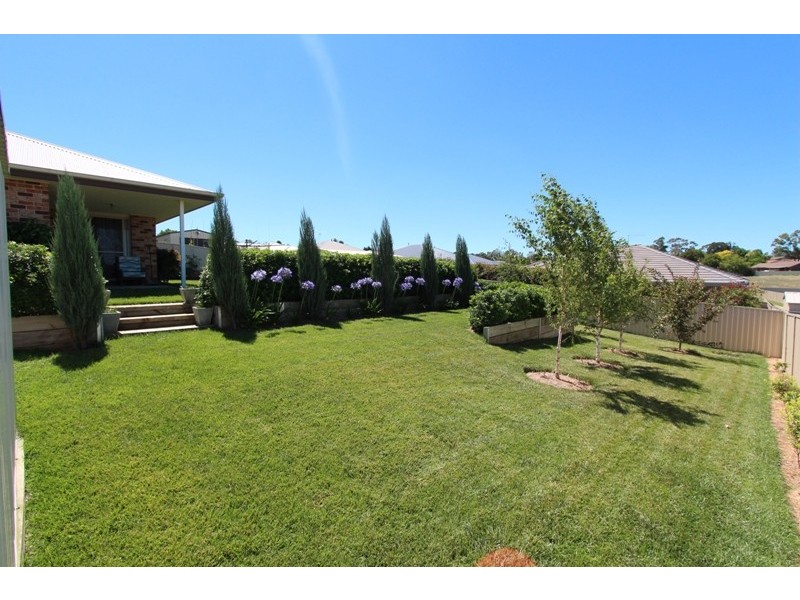 16 Arnold Court, Kelso NSW 2795