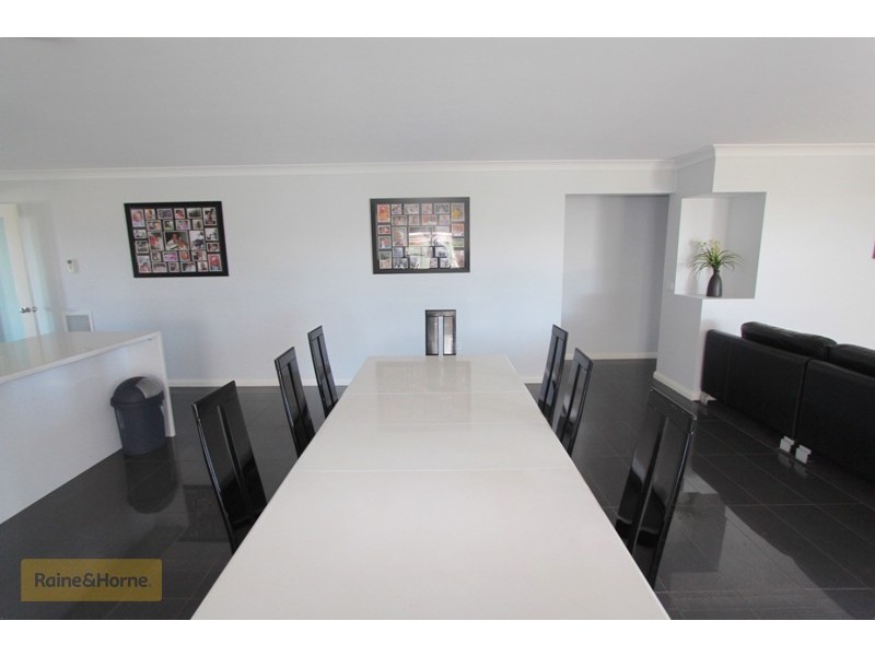 17 Blaxland Drive, Llanarth NSW 2795