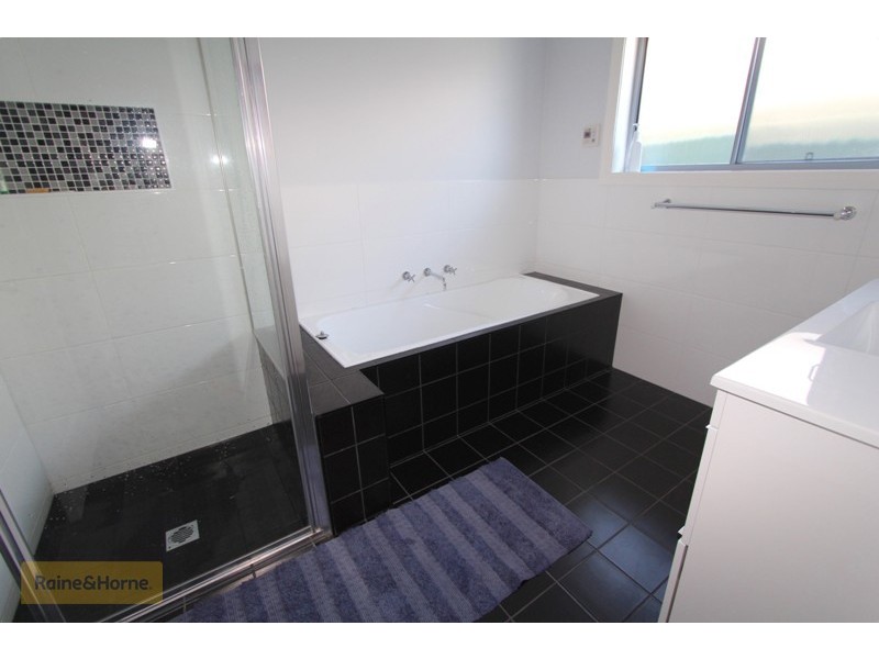 17 Blaxland Drive, Llanarth NSW 2795