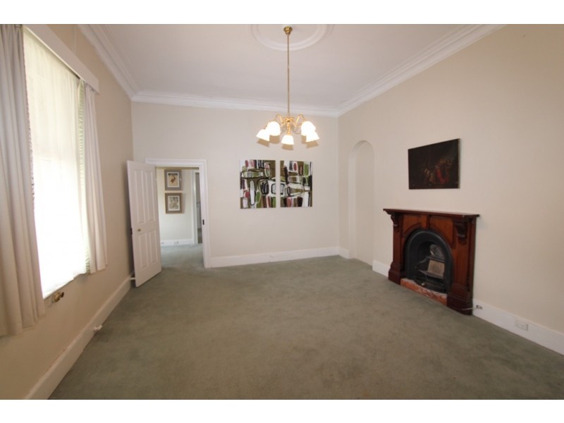 86 Rocket Street, Bathurst NSW 2795